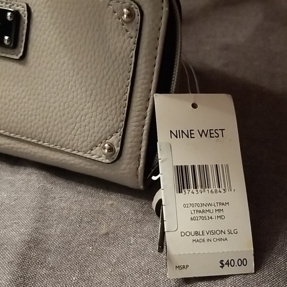 Nine West vegan leather wallet - Picture 3 of 7